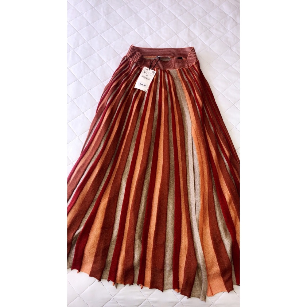 New Striped Patterned ZARA Women’s size (M) skirt